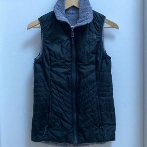The North Face Women’s reversible black quilted fleece vest XS jacket